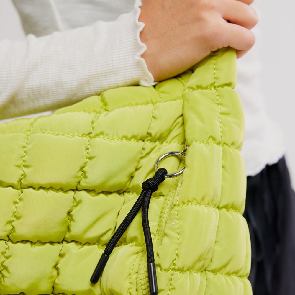 NWT Free People Movement Quilted Carryall Puffer Bag in Color Honeydew - Picture 2 of 6